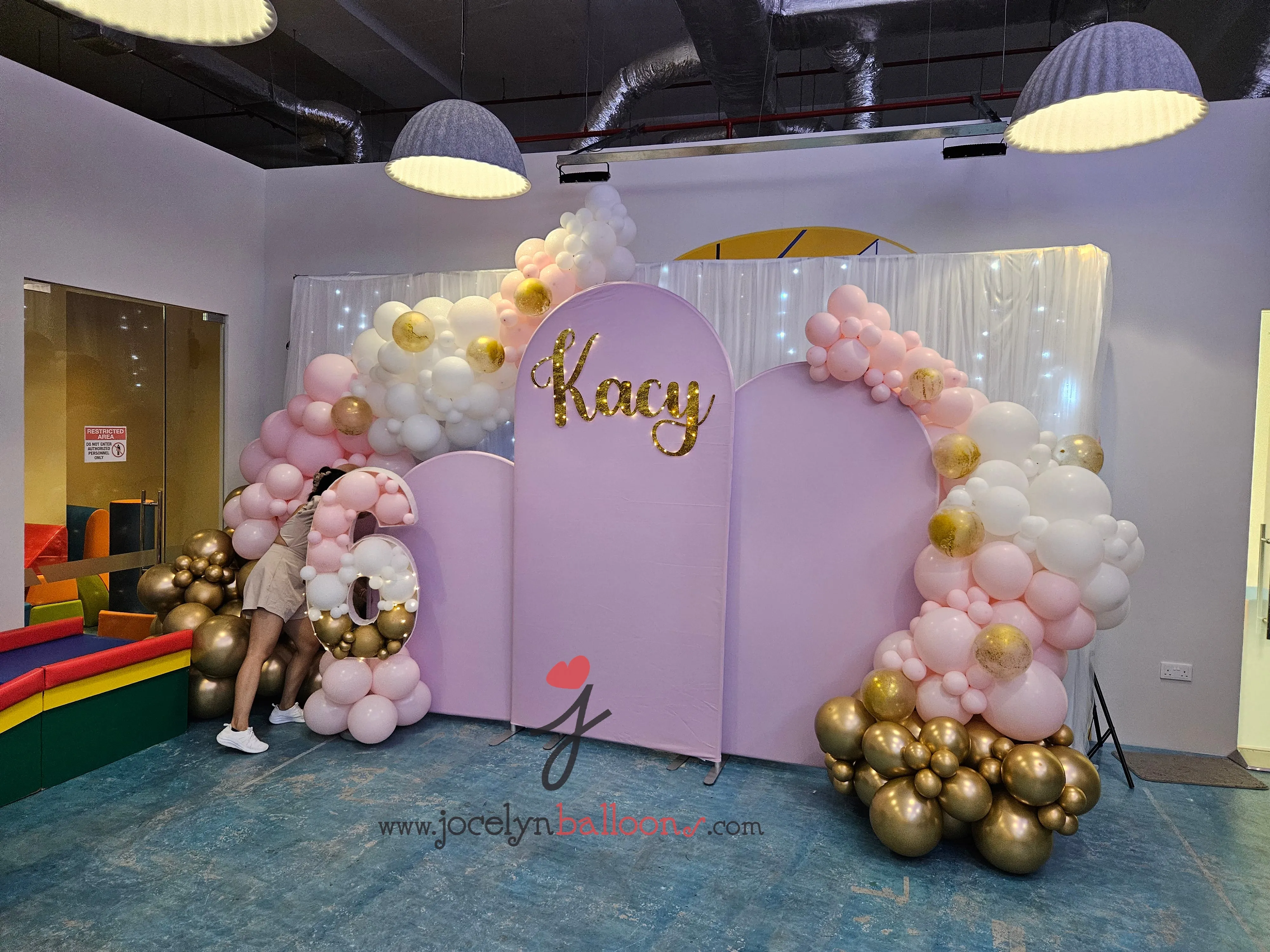 3 Panels & LED White Curtain Backdrop with Organic Balloon Garland